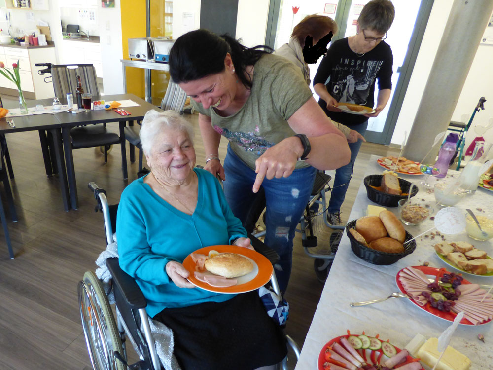 Osterbrunch in der Tagespflege - Diakonie Linkenheim-Hochstetten